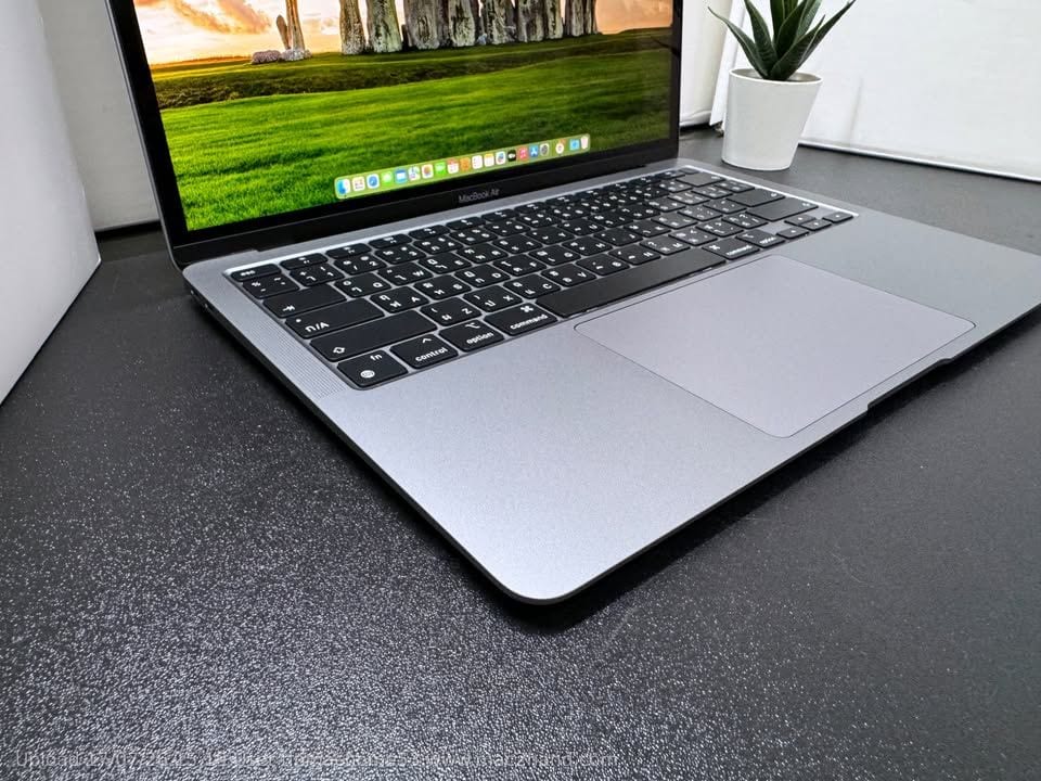 MacBook Air 13-inch, M1, 2020