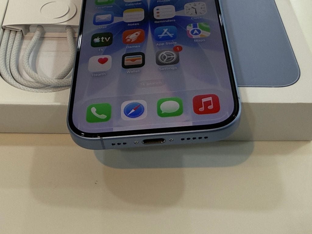 iPhone 17 (2025) Iphone 17 Blue 256 สภาพใหม่ เครื่องศูนย์ไทย ประกันศูนย์