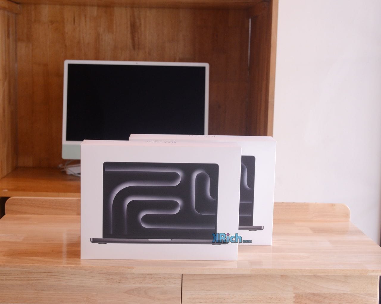 MacBook Pro 14-inch, 2025 (M5)