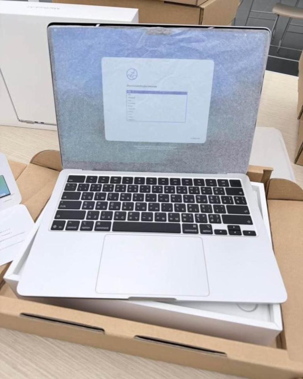 MacBook Air 13-inch, M4, 2025