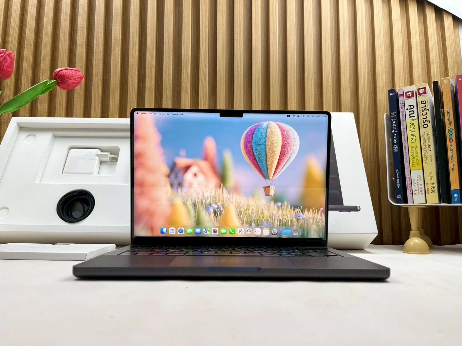 MacBook Pro 14-inch, 2025 (M5)