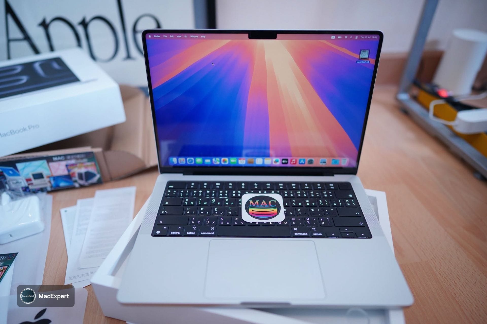 MacBook Pro 14-inch, 2025 (M5)