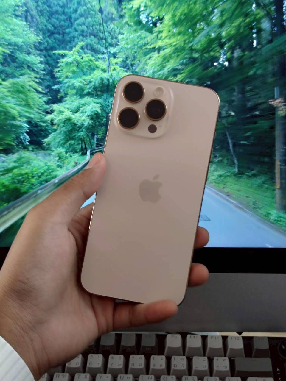 iPhone 16 Pro Max 512GB Desert Titanium • PE158