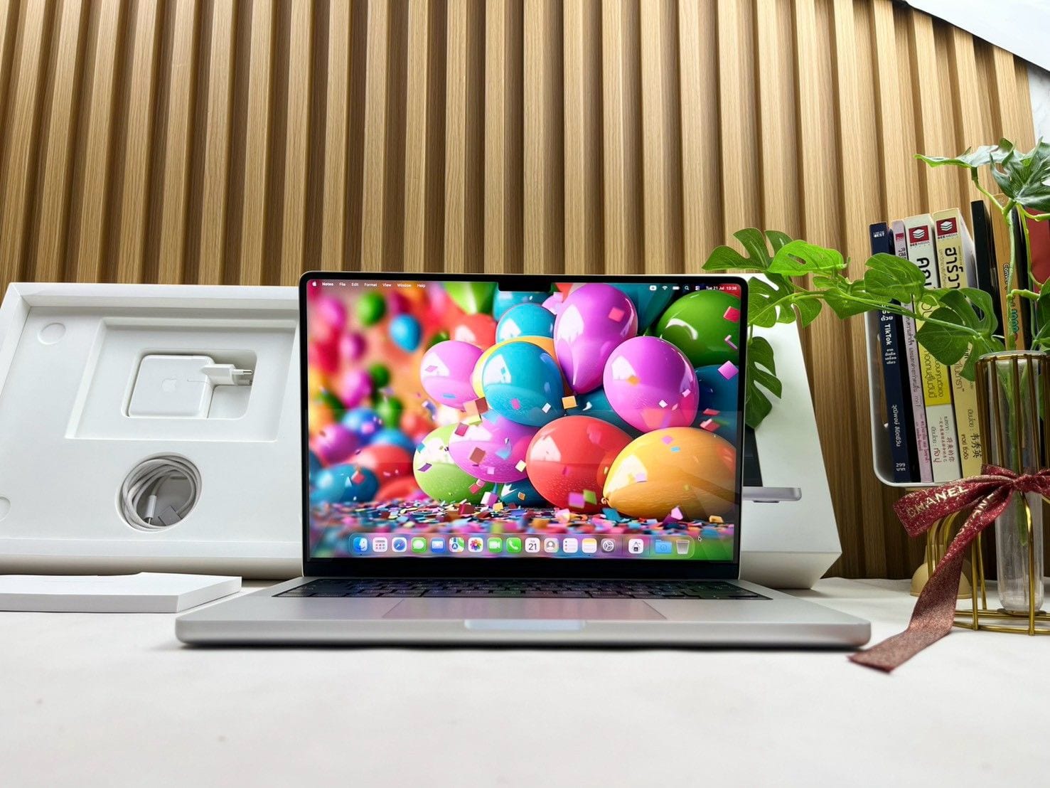 MacBook Pro 14-inch, 2025 (M5)