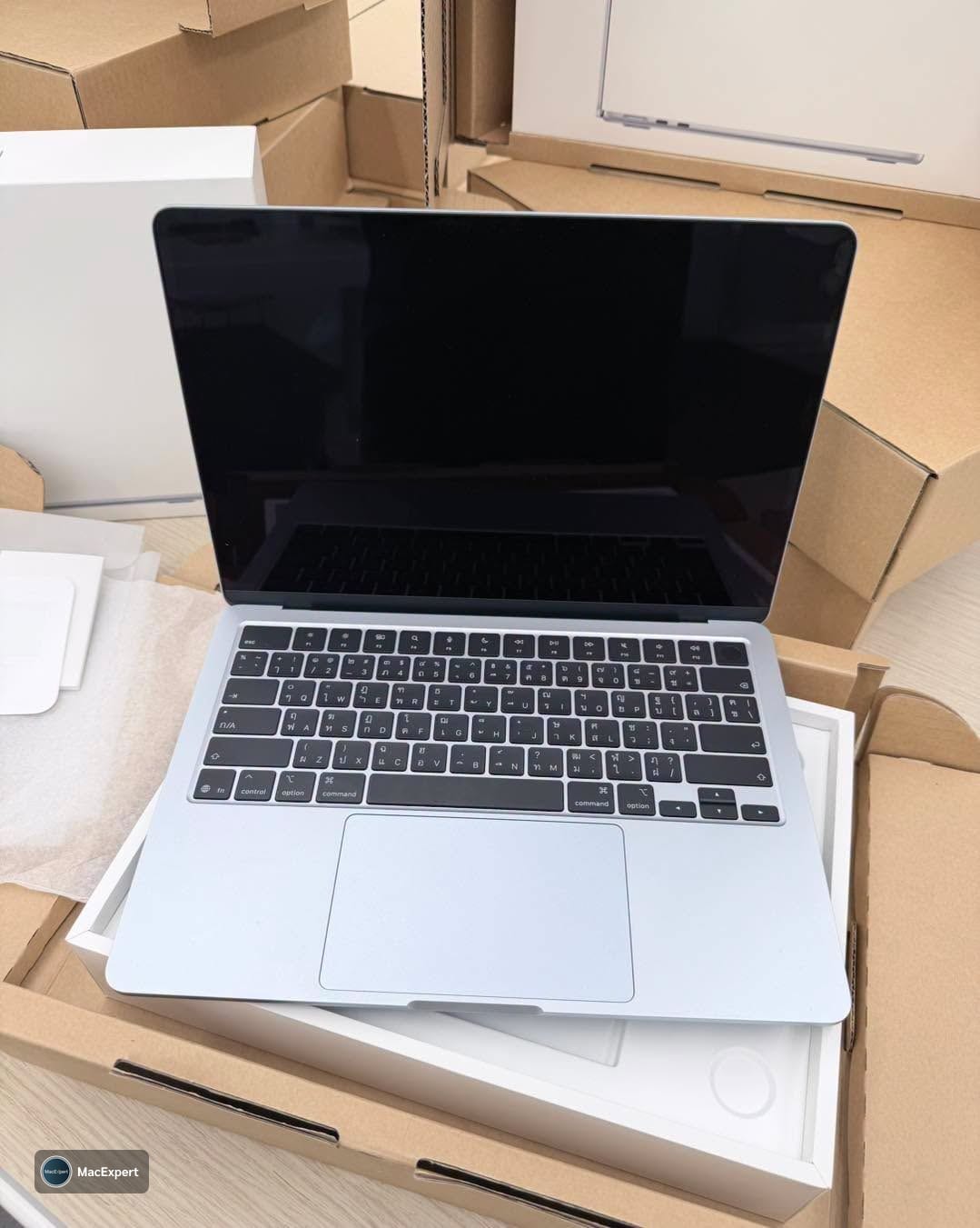 MacBook Air 13-inch, M5, 2026