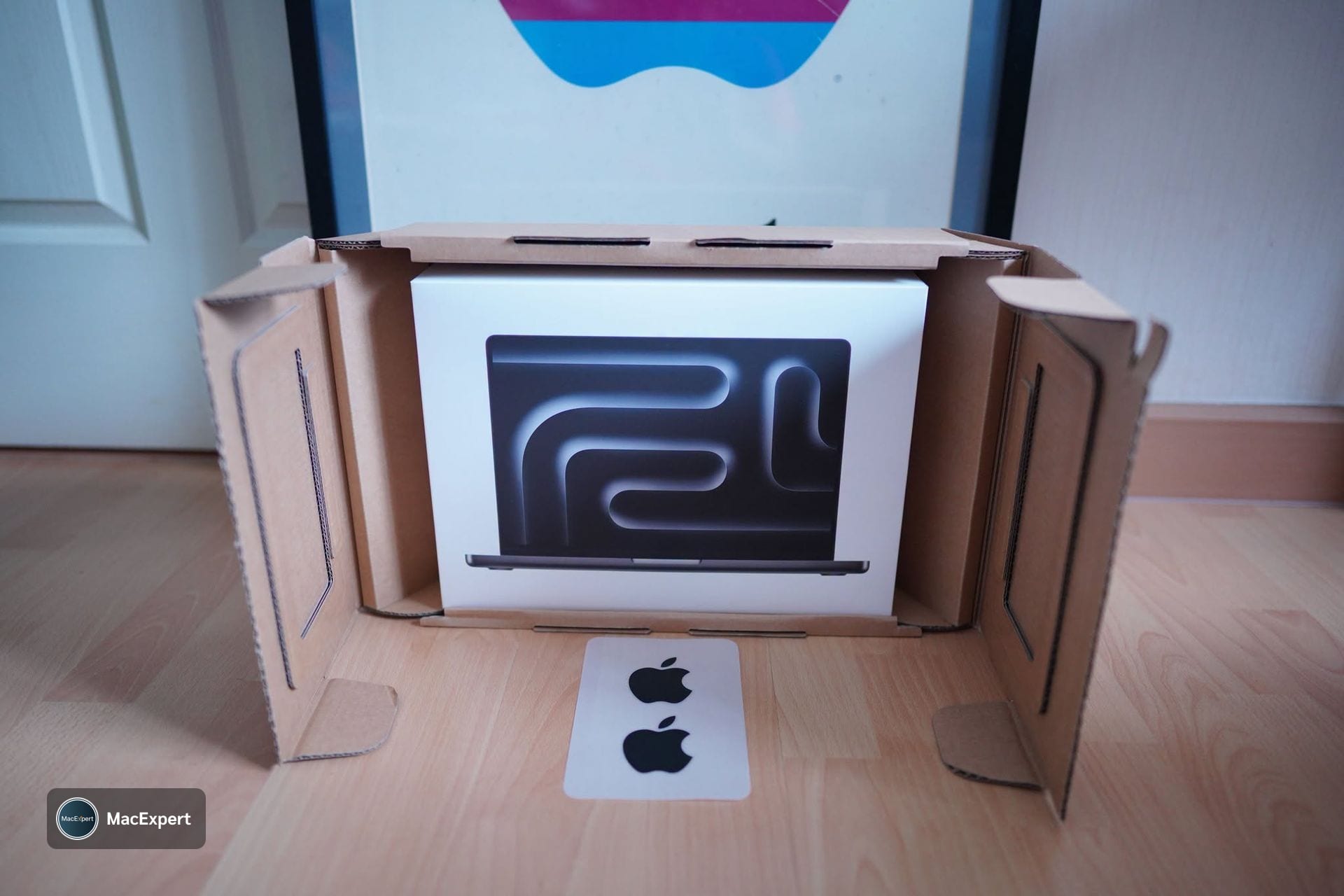 MacBook Pro 14-inch, 2025 (M5)