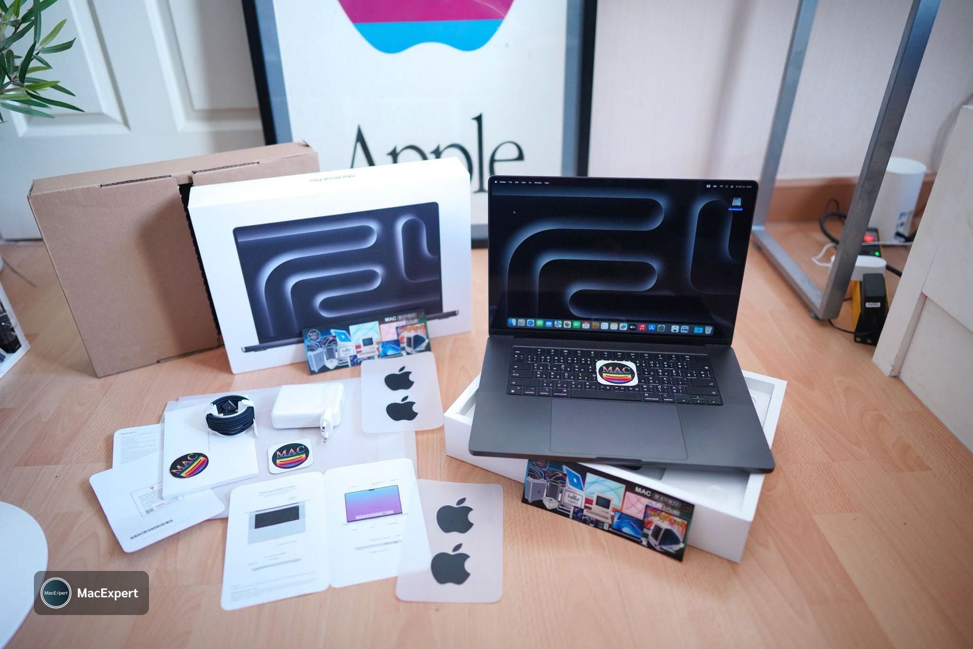MacBook Pro 16-inch, 2024 (M4 Pro / M4 Max)