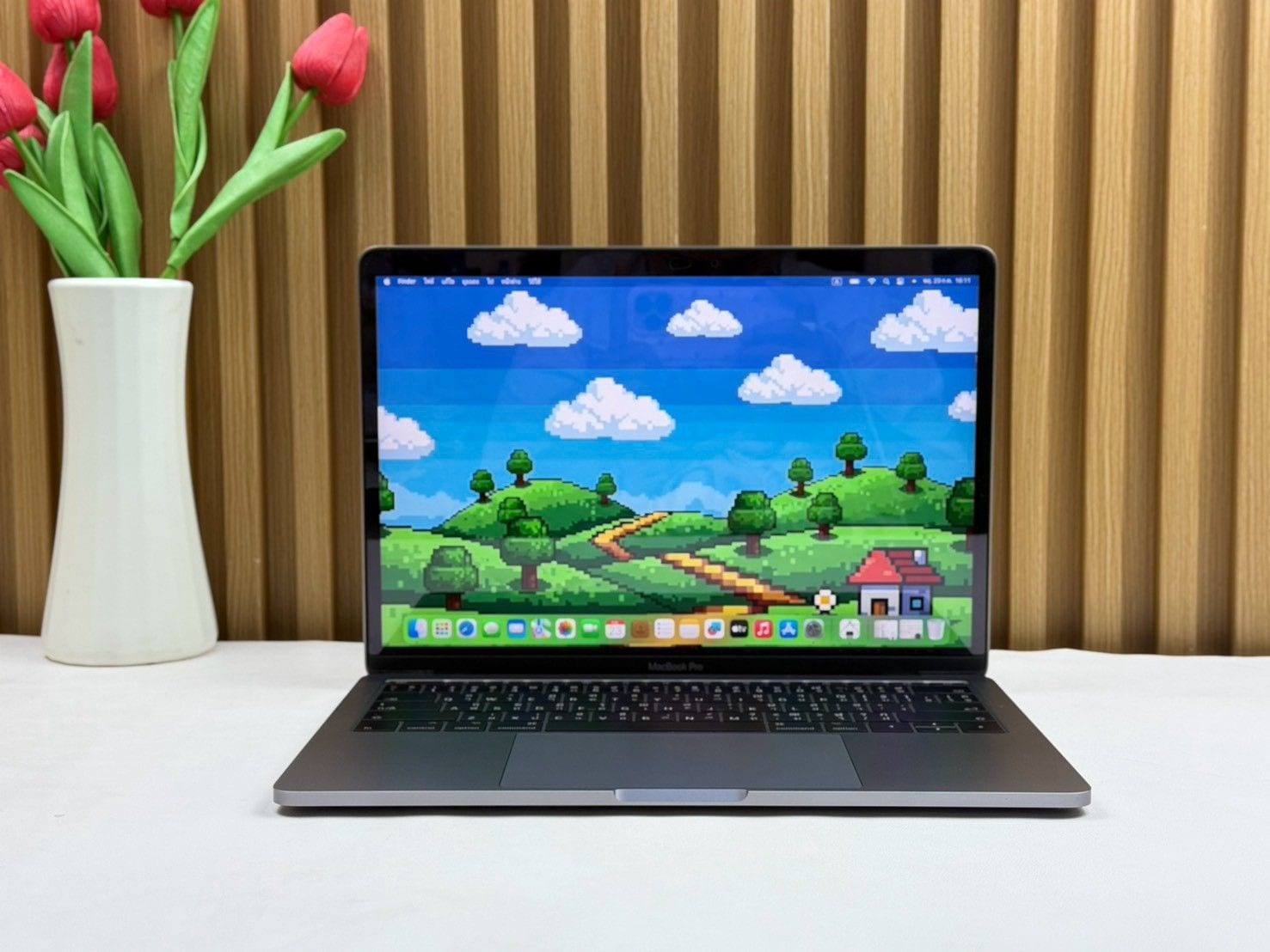 MacBook Pro 13-inch, 2017, Two Thunderbolt 3 ports (No Touch Bar)
