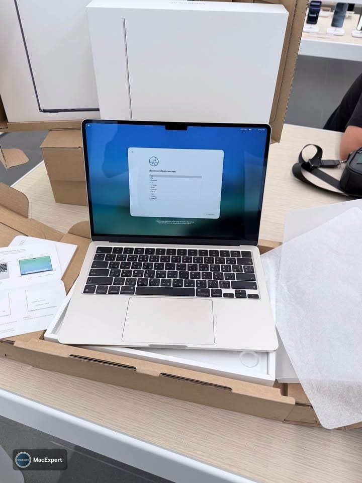 MacBook Air 13-inch, M2, 2022