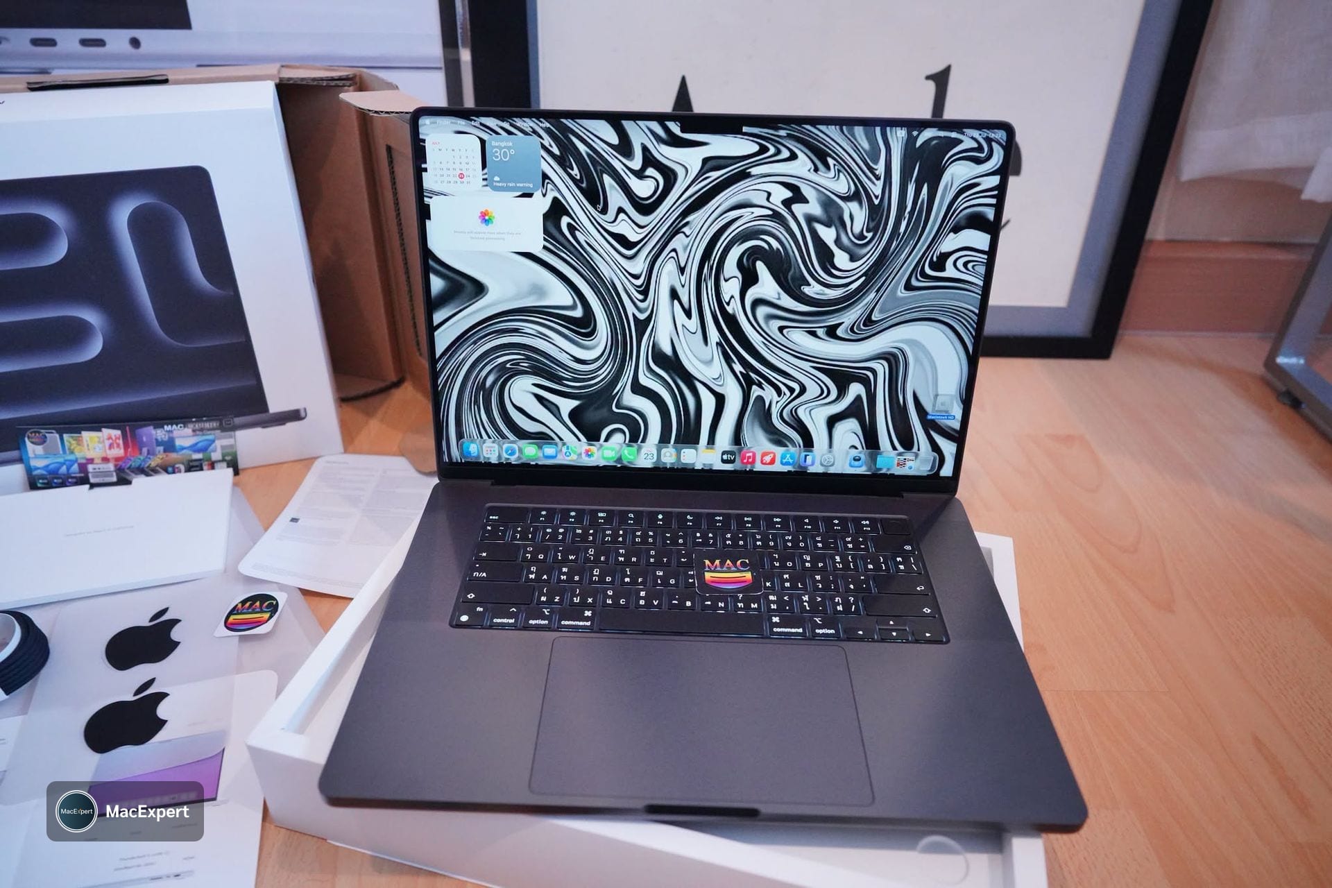 MacBook Pro 16-inch, 2024 (M4 Pro / M4 Max)