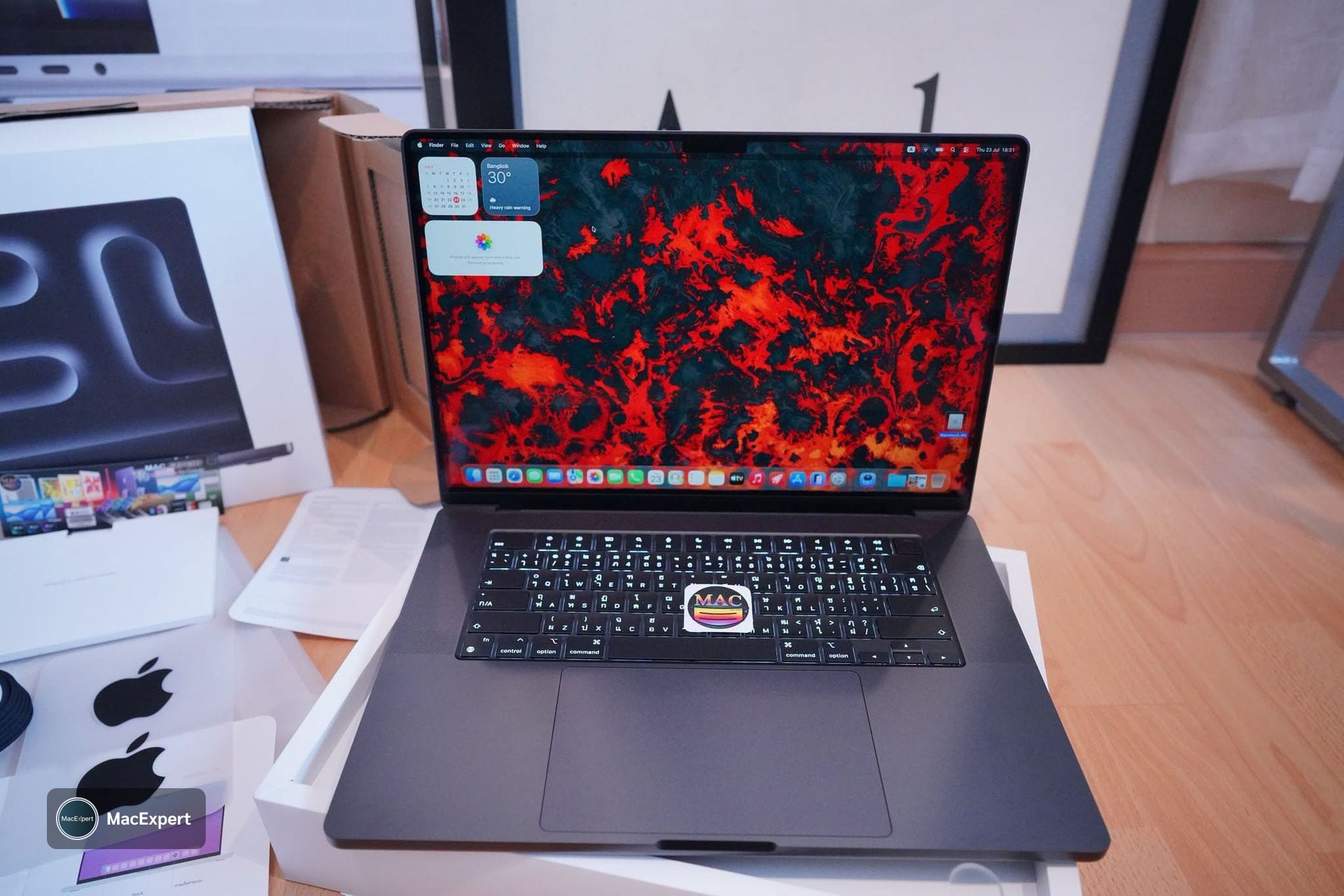 MacBook Pro 16-inch, 2024 (M4 Pro / M4 Max)