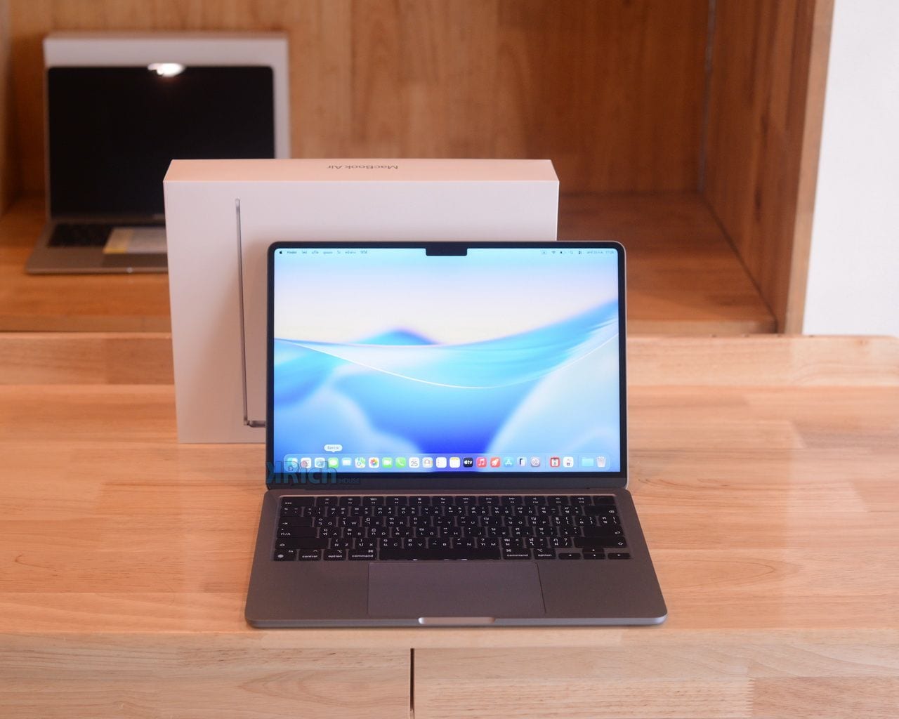 MacBook Air 13-inch, M3, 2024 MacBook Air Liquid Retina 13-inch 2024 CTO M3 RAM16 SSD 256