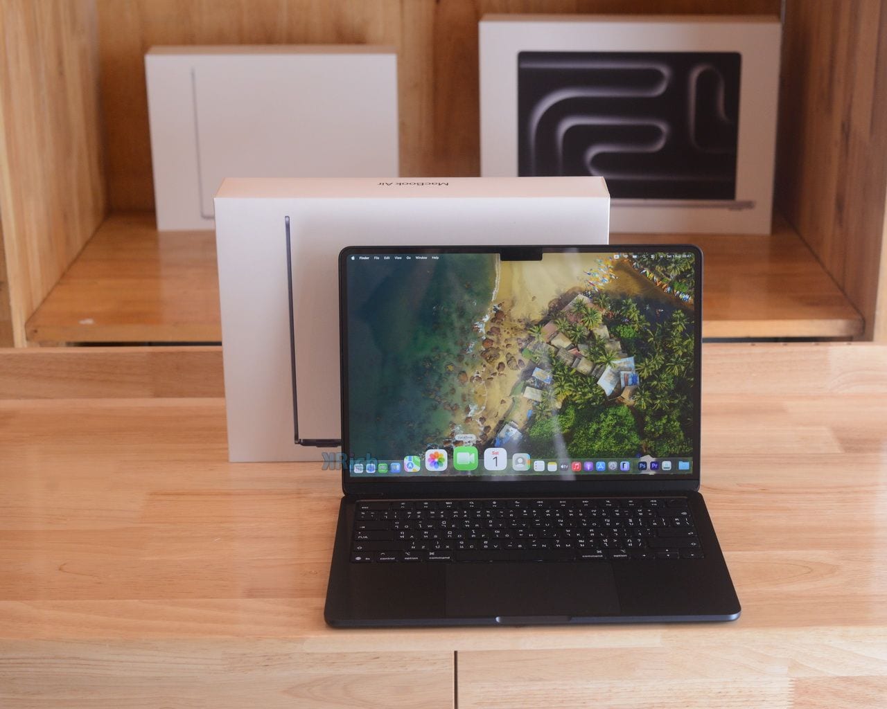 MacBook Air 13-inch, M4, 2025
