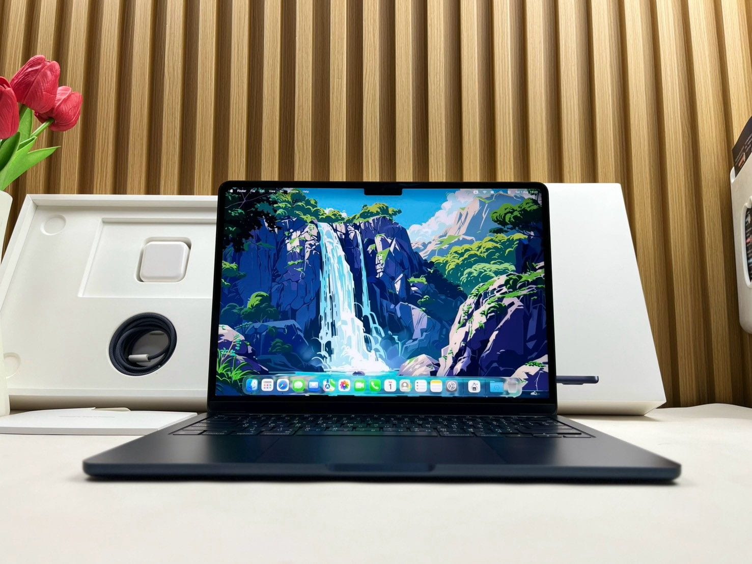 MacBook Air 13-inch, M2, 2022 MacBook Air 13-inch M2 2022 Ram8GB SSD512GB Midnight