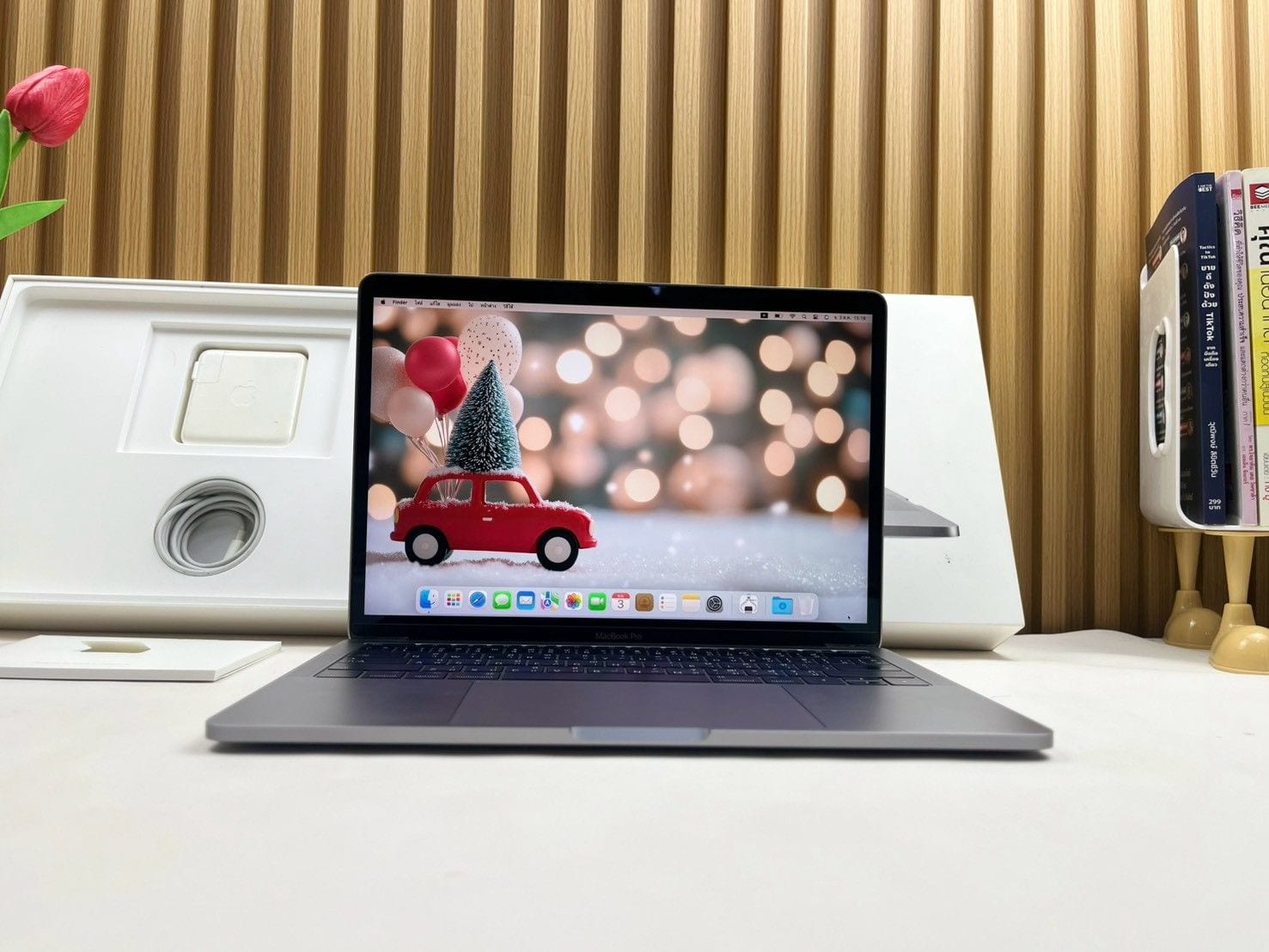 MacBook Pro 13-inch, 2017, Two Thunderbolt 3 ports (No Touch Bar)