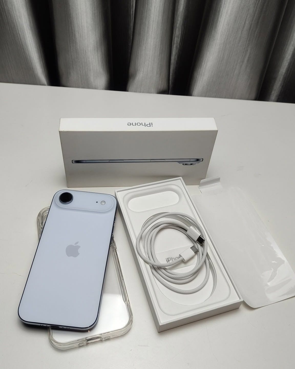 iPhone Air (2025)