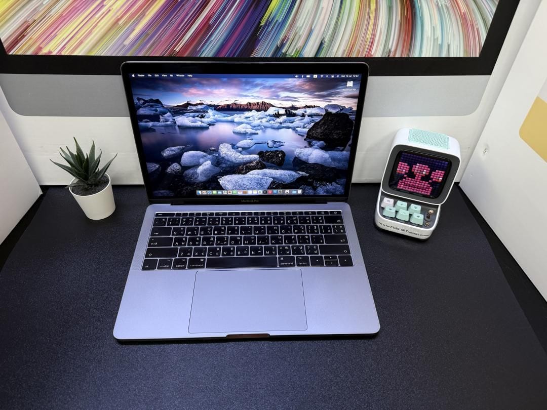 MacBook Pro 13-inch, 2017, Two Thunderbolt 3 ports (No Touch Bar)