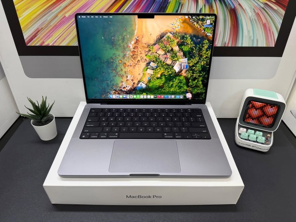 MacBook Pro 14-inch, 2023 (M2 Pro / M2 Max)