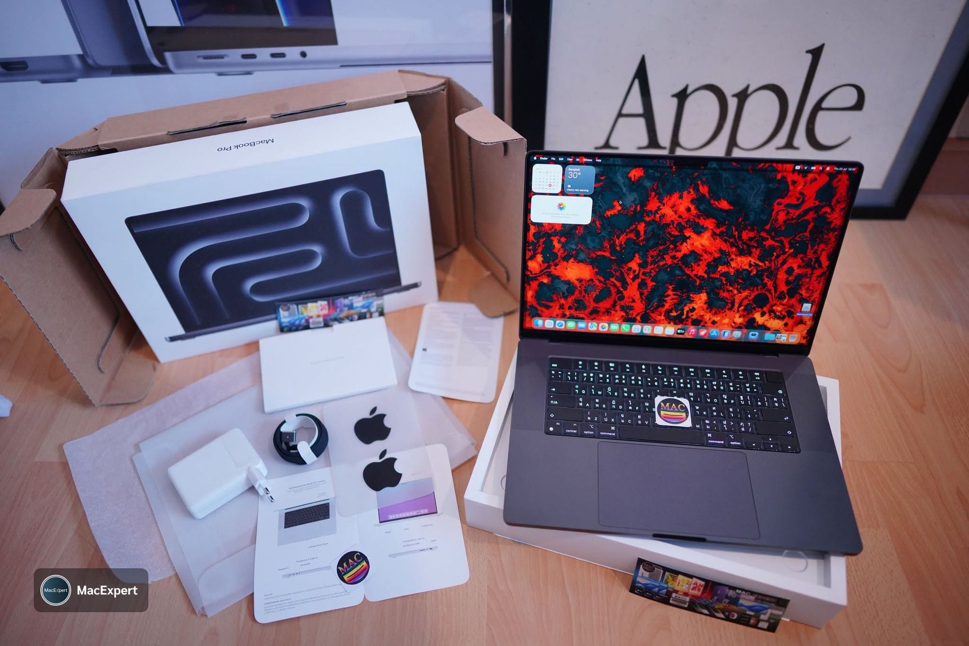 MacBook Pro 16-inch, 2024 (M4 Pro / M4 Max)