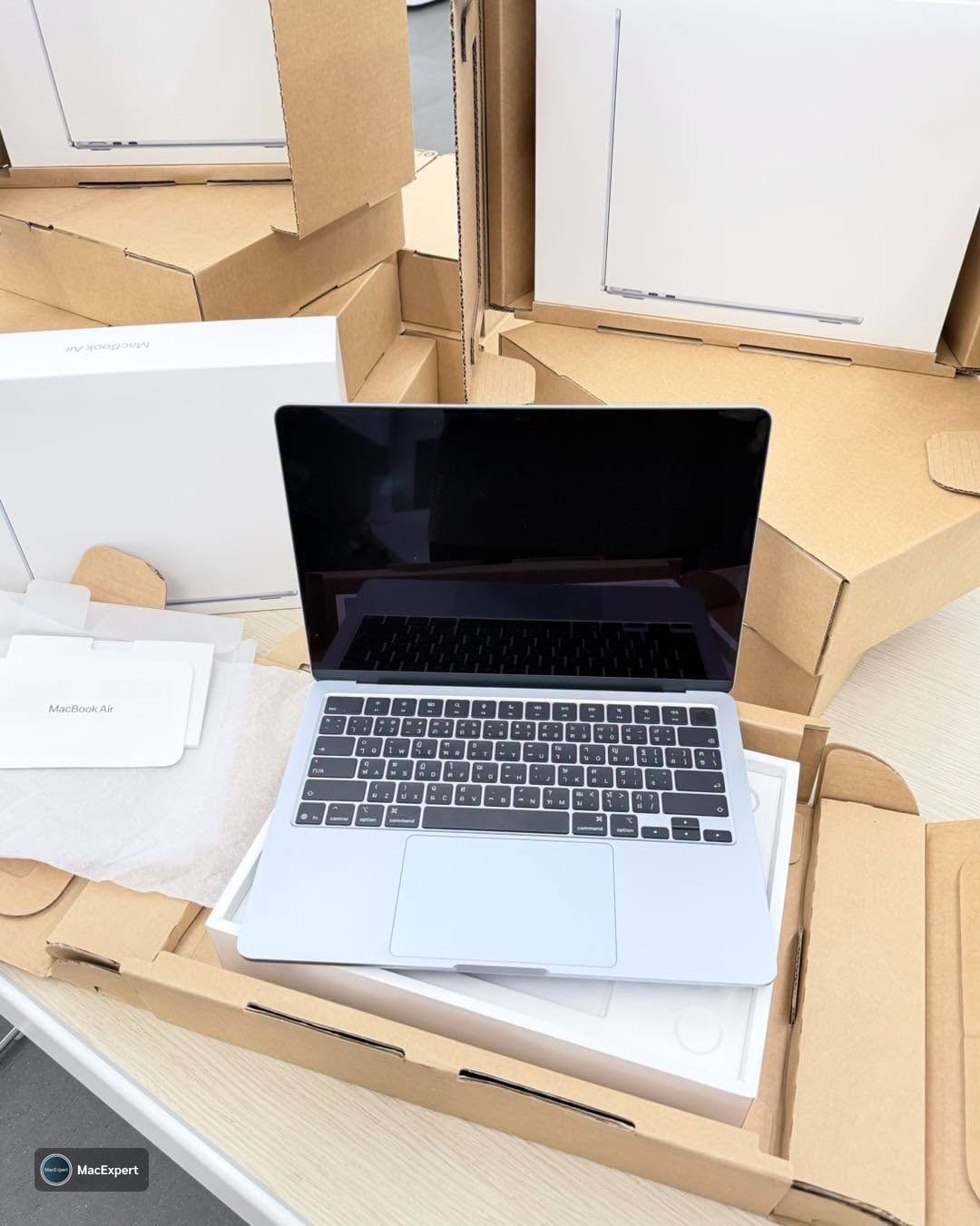 MacBook Air 13-inch, M5, 2026