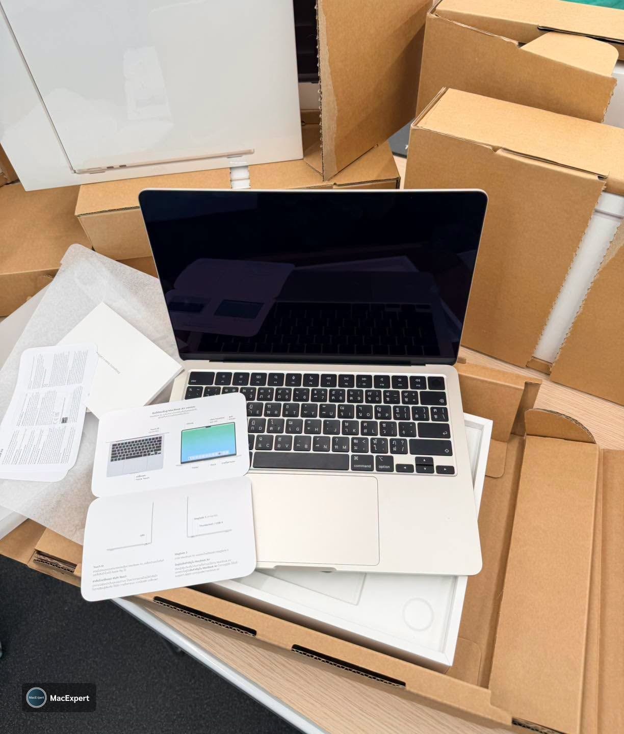 MacBook Air 13-inch, M4, 2025