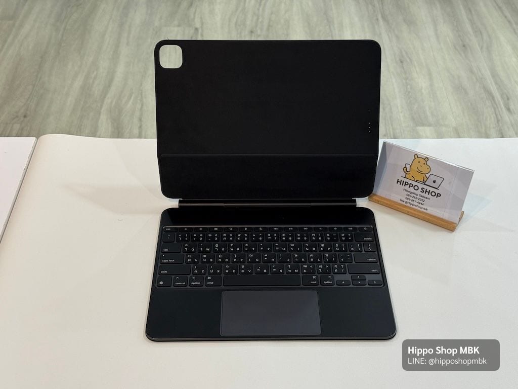iPad Pro (13-inch, M5, 2025) Magic Keyboard iPad pro 13 นิ้ว M4 M5 รุ่นล่าสุด สีดำ ศูนย์