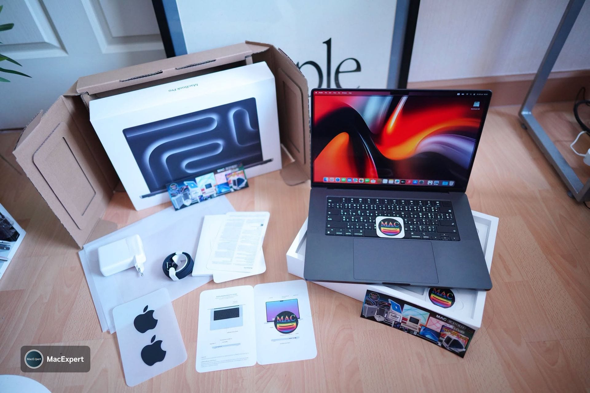 MacBook Pro 16-inch, Nov 2023 (M3 Pro / M3 Max)