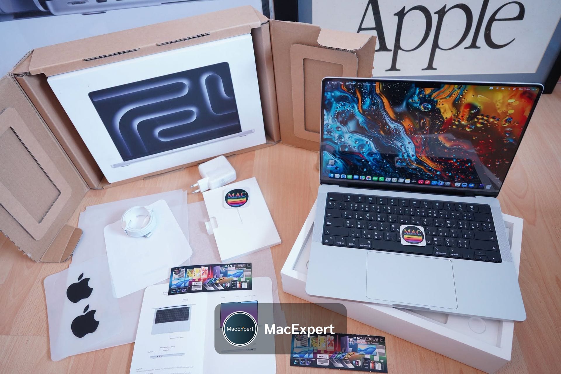 MacBook Pro 14-inch, Nov 2023 (M3 Pro / M3 Max)