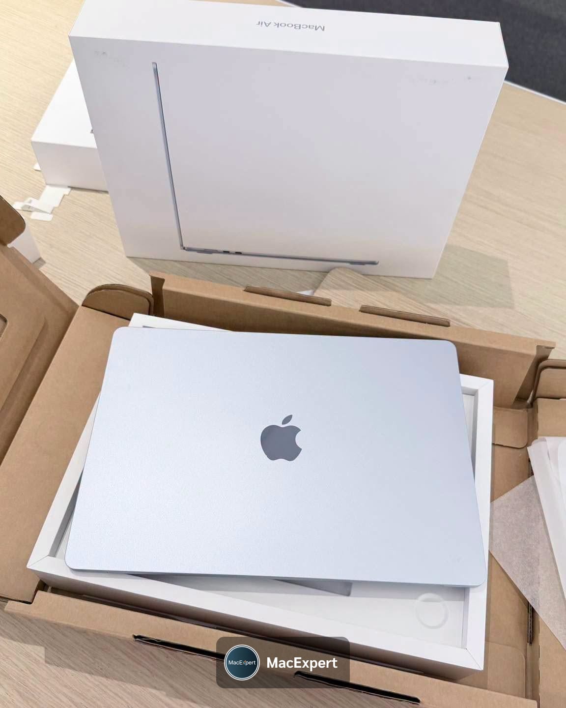 MacBook Air 15-inch, M4, 2025