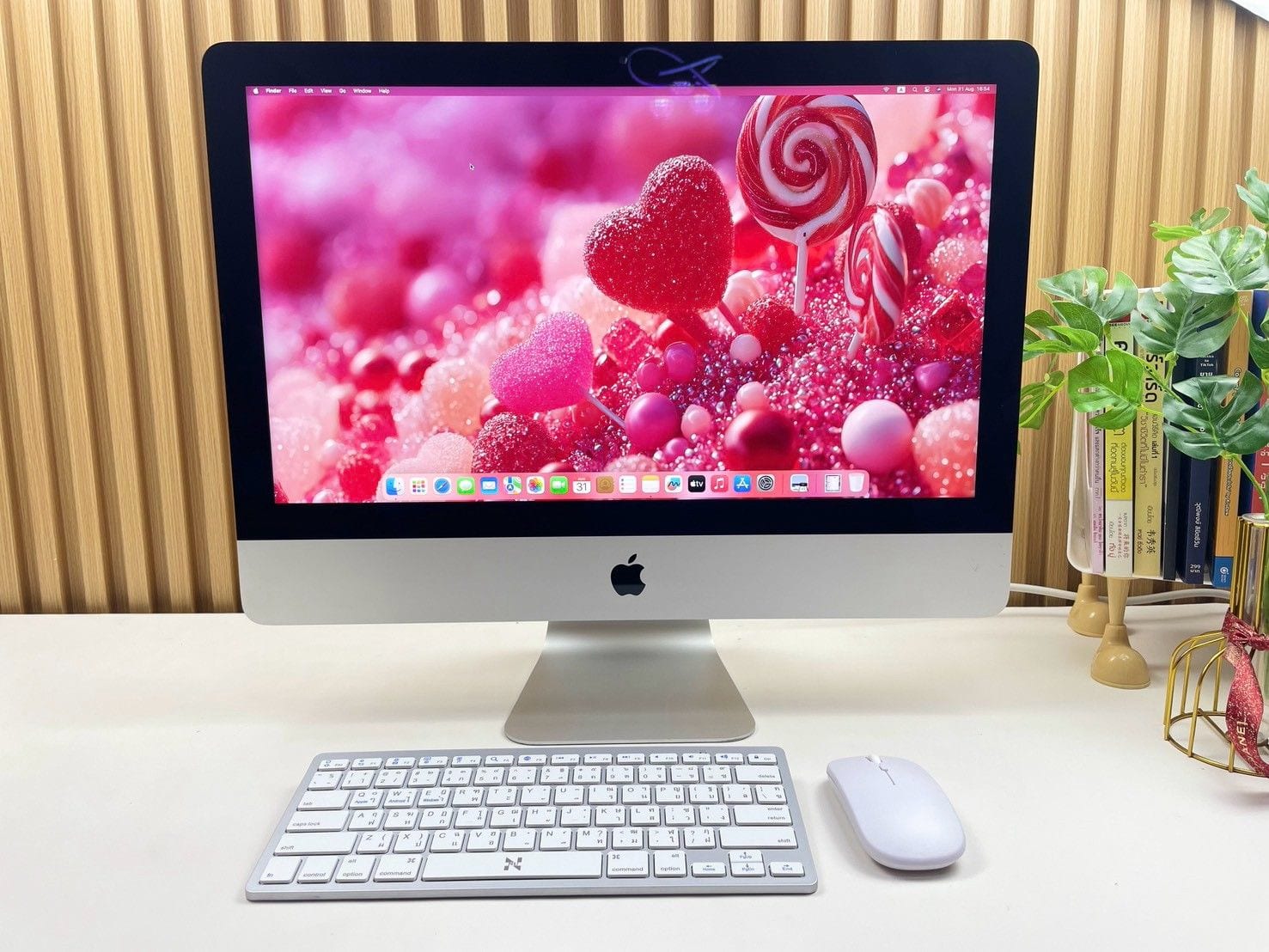iMac 21.5-Inch (Retina 4K, 2019)