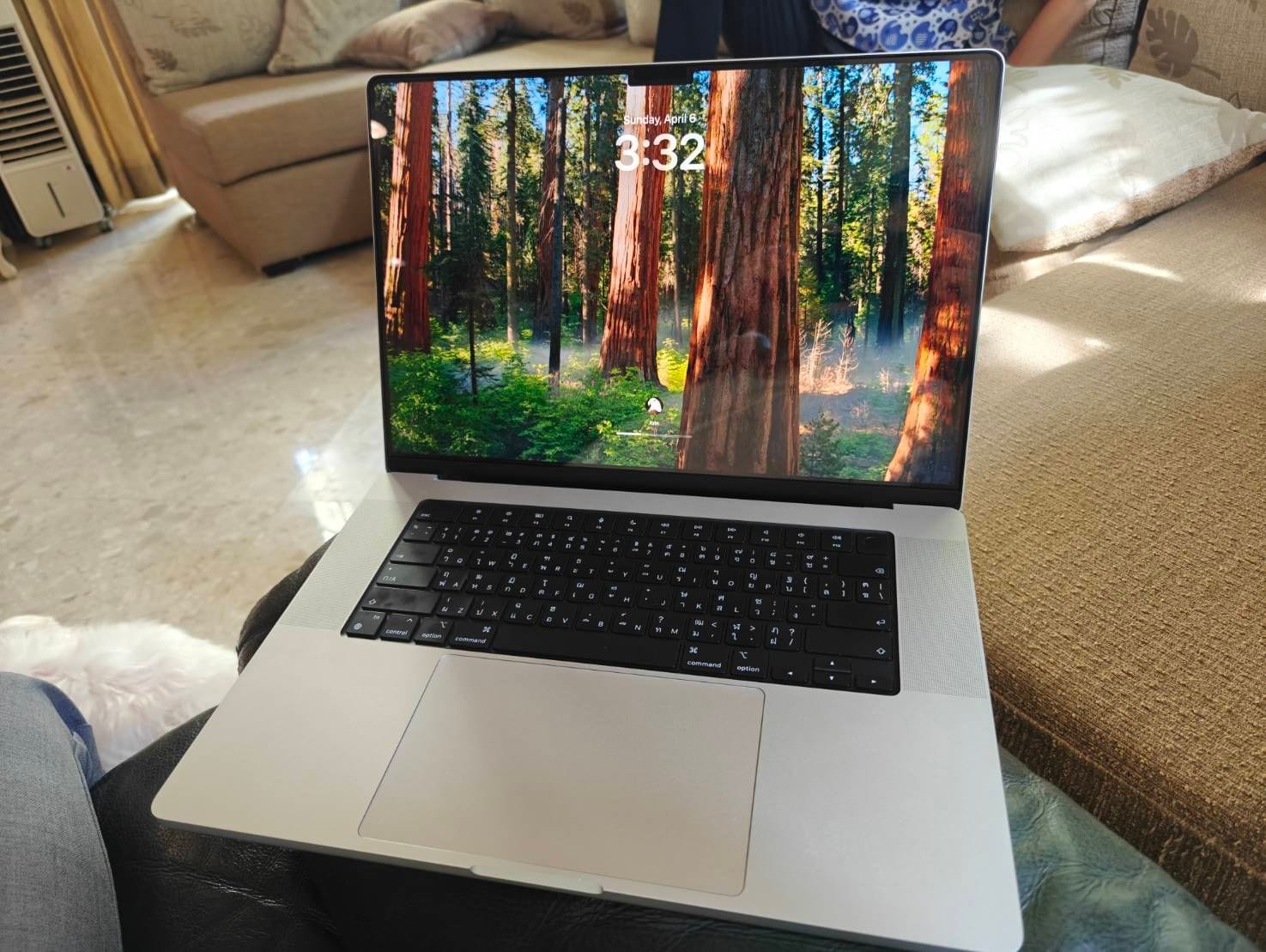 MacBook Pro 16-inch, Nov 2023 (M3 Pro / M3 Max)