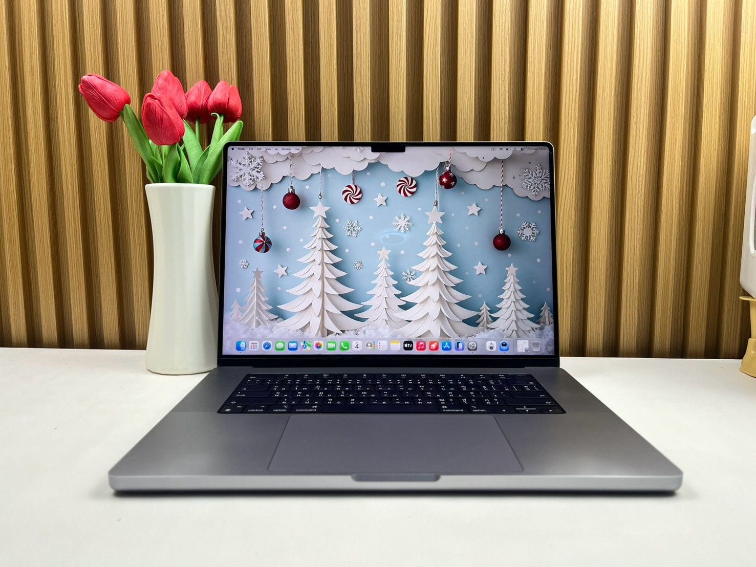MacBook Pro 16-inch, 2023 (M2 Pro / M2 Max)