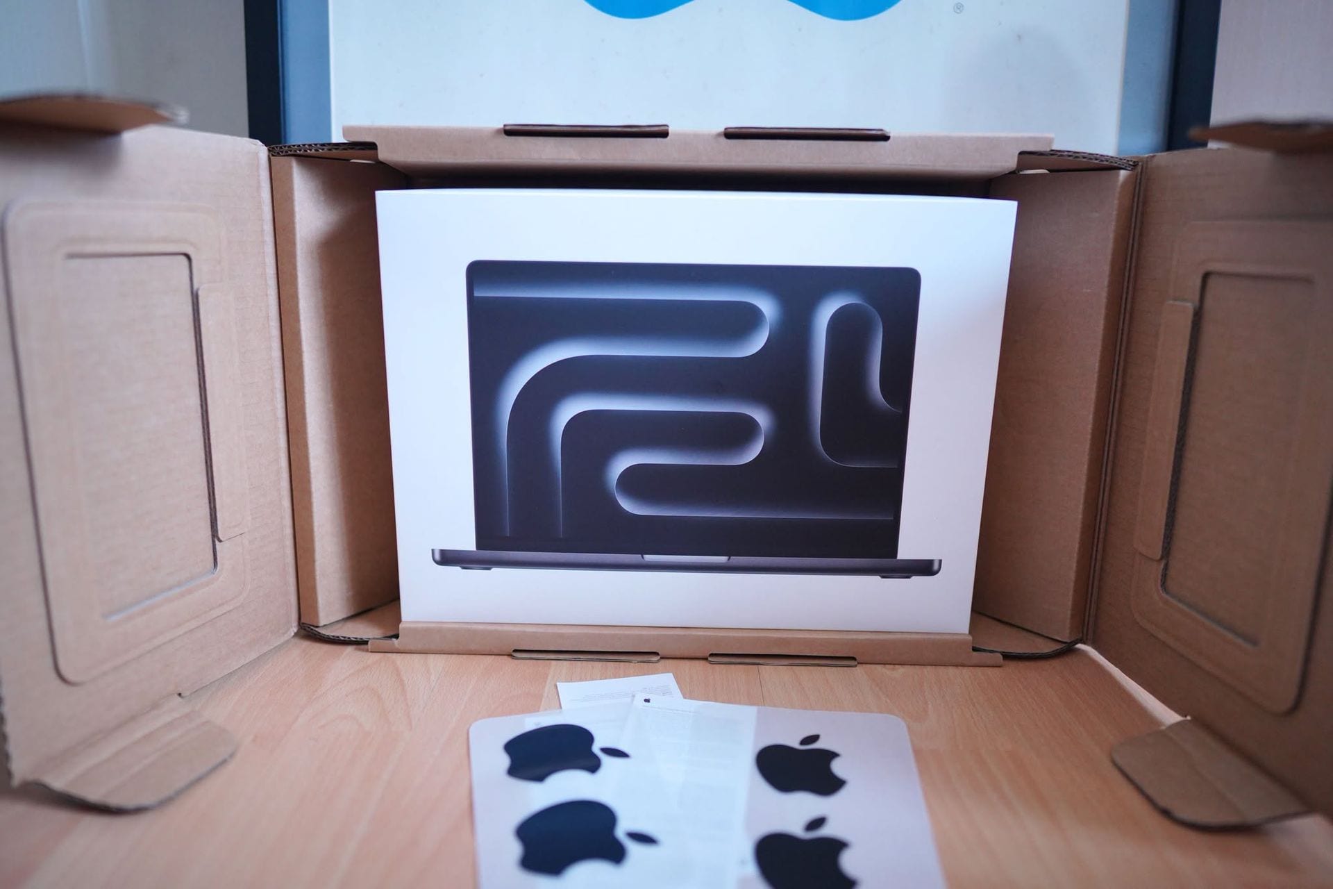 MacBook Pro 14-inch, 2025 (M5)